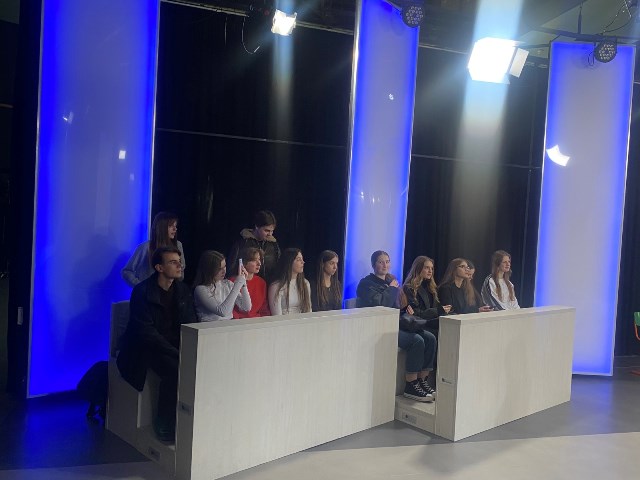 Студенти-журналісти уважно слухають лекцію